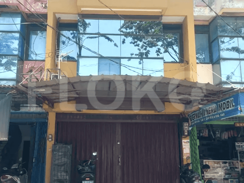 115 sqm, shophouse for rent in Taman Harapan Baru, Pejuang, Bekasi 1