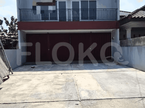 270 sqm, shophouse for rent in Jatibening, Bekasi - RKR77e 1