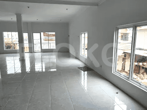 270 sqm, shophouse for rent in Jatibening, Bekasi - RKR77e 2
