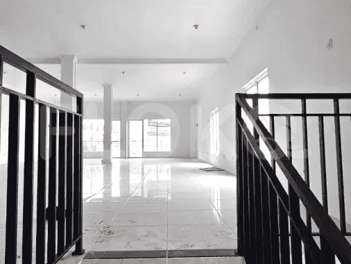 270 sqm, shophouse for rent in Jatibening, Bekasi - RKR77e 4