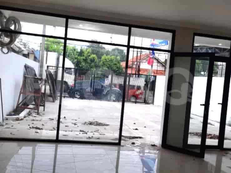 Disewakan Ruko Luas 120 m2 di Narogon, Bekasi Timur - RKRecb 1