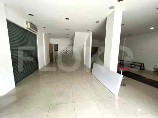 240 sqm, shophouse for rent in Penjernihan Benhil, Bendungan Hilir - RKRb74 2