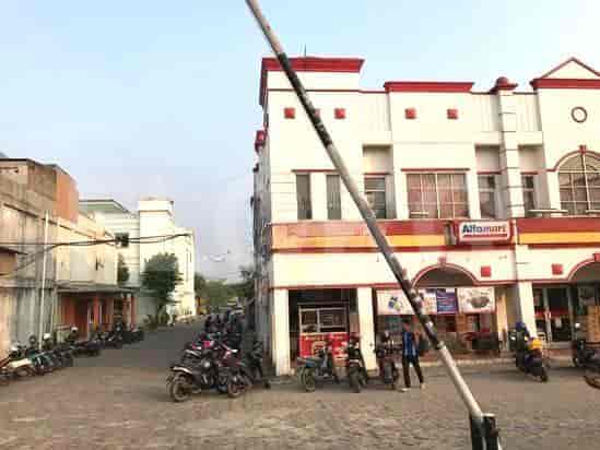 393 sqm, shophouse for rent in Raya Narogong Cileungsi, Bogor - RKRf49 1