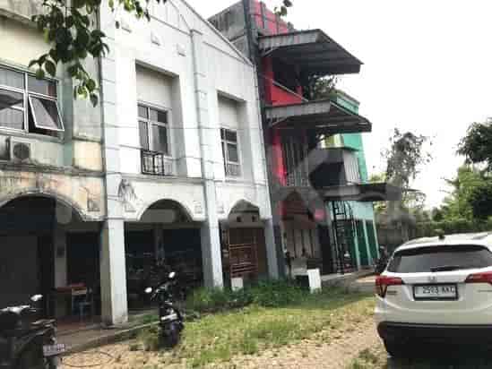 393 sqm, shophouse for rent in Raya Narogong Cileungsi, Bogor - RKRf49 3