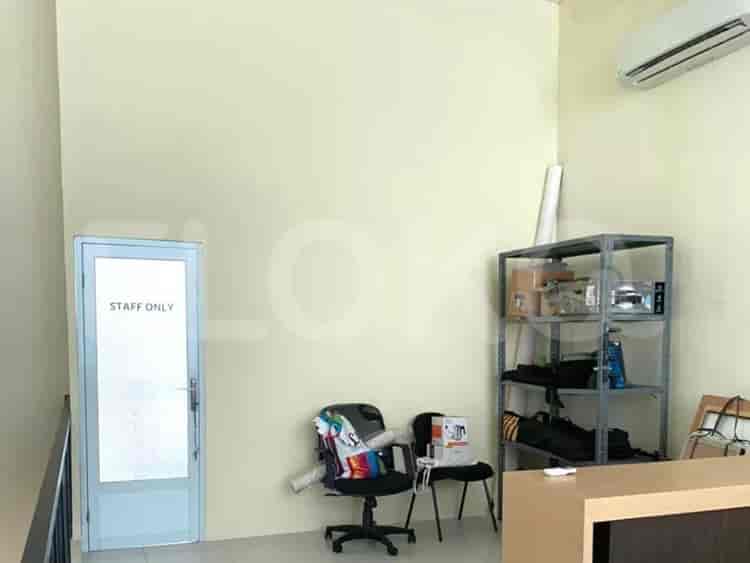 150 sqm, shophouse for rent in Ujung Menteng, Cakung - RKR7ff 2