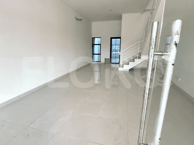 170 sqm, shophouse for rent in Ujung Menteng, Cakung - RKRdbd 2