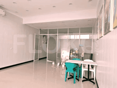 Disewakan Ruko Luas 150 m2 di Goldfinch, Gading Serpong - RKRf9e 1