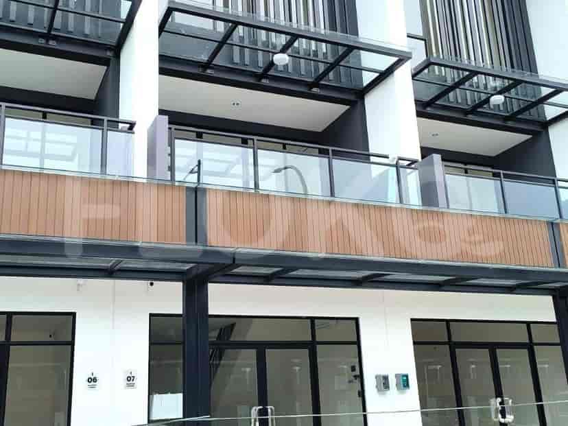 119 sqm, shophouse for rent in Hampton Avenue Blok I7, Gading Serpong 2