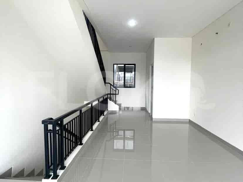 Disewakan Ruko Luas 141 m2 di Hampton Avenue, Gading Serpong 2