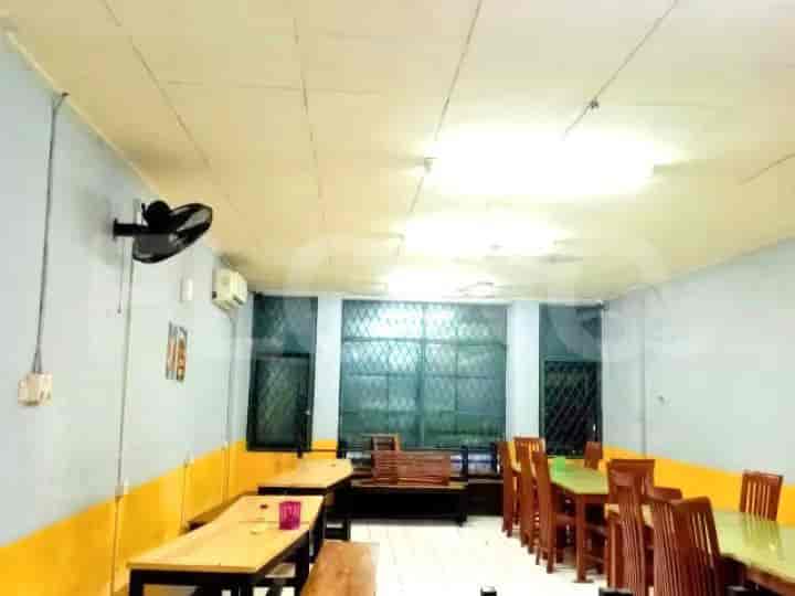 Disewakan Ruko Luas 280 m2 di Ruko Boulevard Paramount, Gading Serpong - RKR64b 3