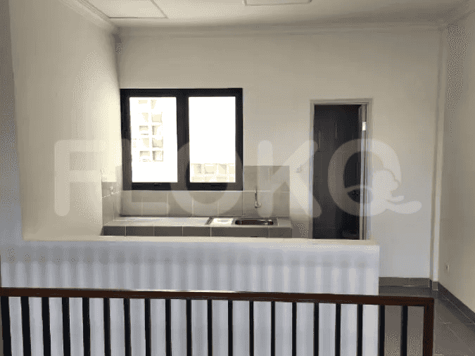 Disewakan Ruko Luas 300 m2 di Boulevard Raya, Gading Serpong - RKReb7 1