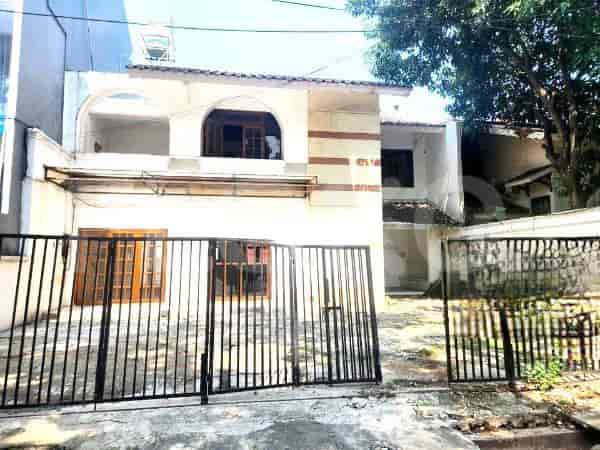 Disewakan Ruko Luas 300 m2 di Gandaria, Gandaria - RKRcf1 1