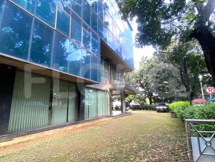 Disewakan Ruko Luas 1600 m2 di Wisma Gandaria, Gandaria - RKR057 3