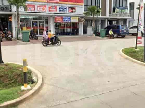 Disewakan Ruko Luas 150 m2 di Jl. Boulevard Palem Raya , Karawaci - RKR289 1