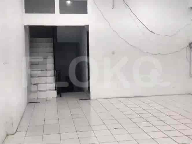 Disewakan Ruko Luas 250 m2 di Kebon Jeruk, Kebon Jeruk - RKR155 2