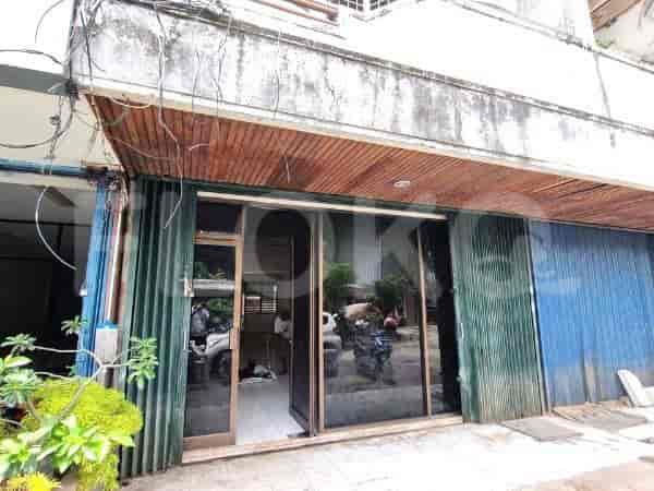 Disewakan Ruko Luas 100 m2 di Jalan Panjang, Kedoya - RKR44e 1
