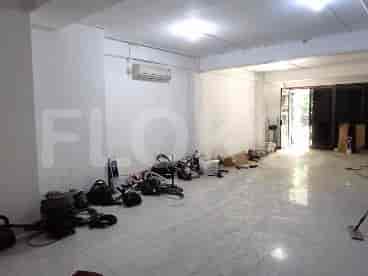 Disewakan Ruko Luas 270 m2 di Raya Kedoya, Kedoya - RKRad7 3
