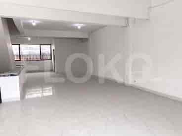 Disewakan Ruko Luas 270 m2 di Raya Kedoya, Kedoya - RKRad7 6