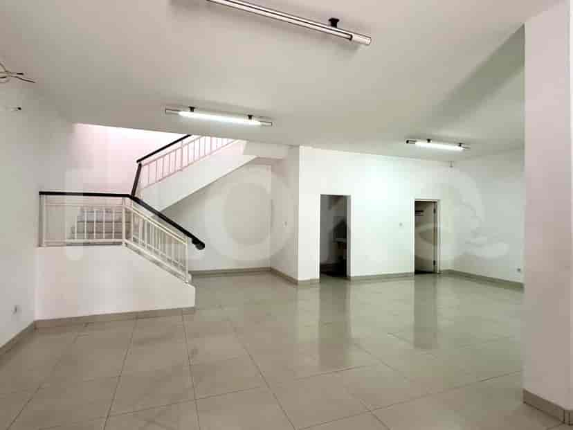 Disewakan Ruko Luas 250 m2 di Boulevard Raya, Kelapa Gading 4