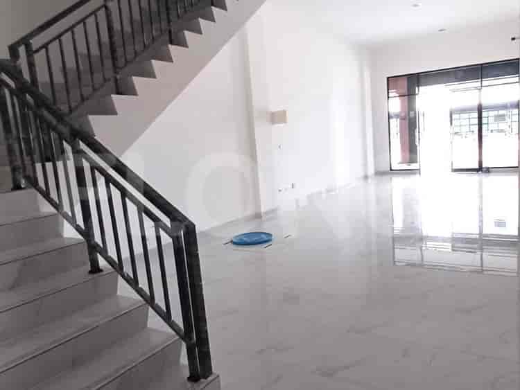 300 sqm, shophouse for rent in Boulevard Raya, Kelapa Gading - RKR797 2