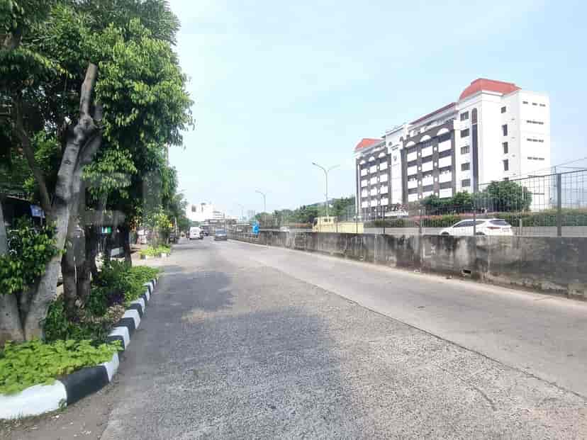 495 sqm, shophouse for rent in Arjuna Utara, Kelapa Gading 2
