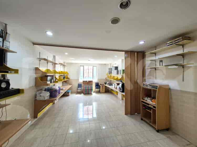 288 sqm, shophouse for rent in Boulevard Raya, Kelapa Gading - RKR3f8 8