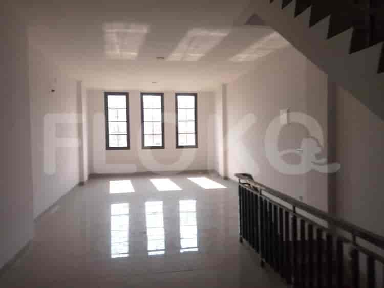 300 sqm, shophouse for rent in Sedayu City, Kelapa Gading - RKR639 4