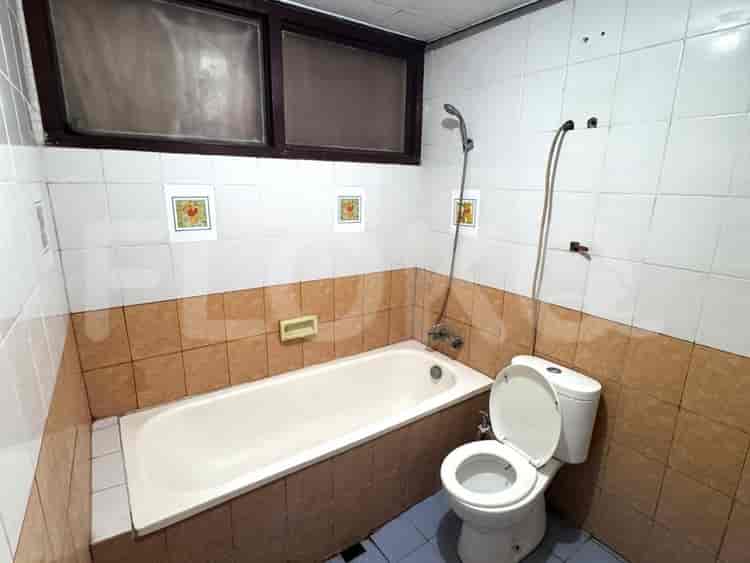 Disewakan Ruko Luas 300 m2 di Jl. Bangka, Kemang - RKRfc0 18