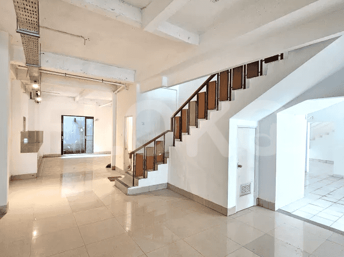 432 sqm, shophouse for rent in Benda Raya, Kemang - RKR1e4 1
