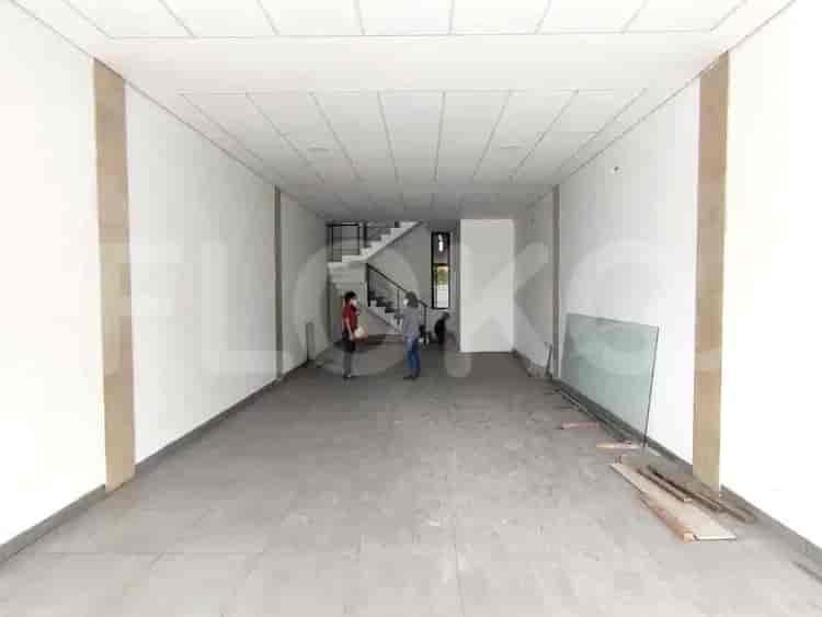 Disewakan Ruko Luas 75 m2 di Kemang Raya, Kemang - RKR7e9 3