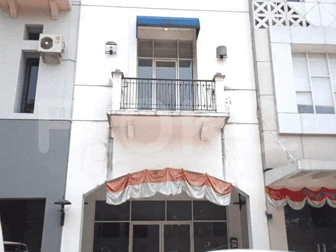 255 sqm, shophouse for rent in Plaza Pondok Indah, Pondok Indah - RKRa19 3