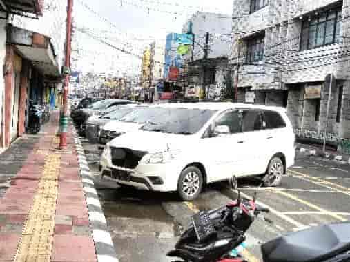 345 sqm, shophouse for rent in Pasar Lama, Jl. Kisamaun, Tangerang - RKR37f 2