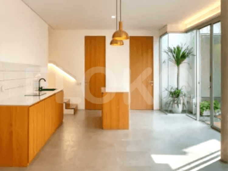 Disewakan Rumah 4 BR, Luas 300 m2 di Alam Sutera, Alam Sutera - RHAe75 2