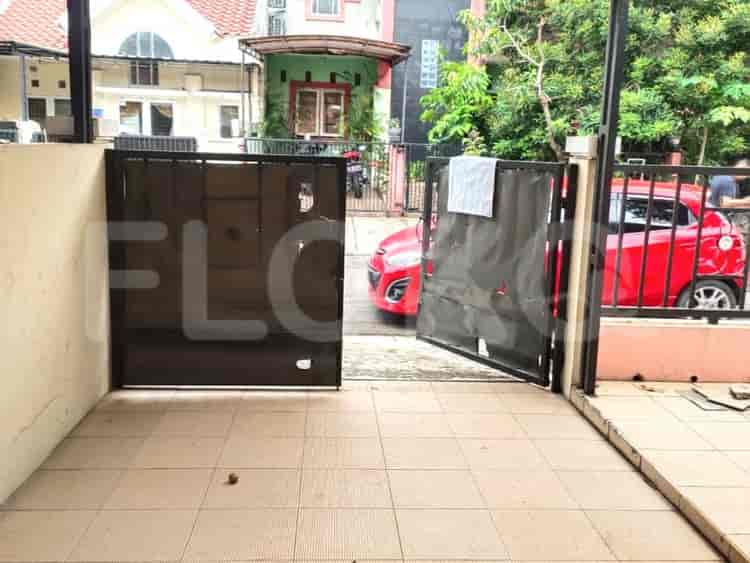 Disewakan Rumah 3 BR, Luas 70 m2 di Cluster Taman Sari, Harapan Indah, Bekasi - RHAe59 1
