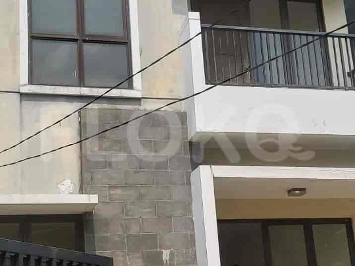 Disewakan Rumah 3 BR, Luas 115 m2 di Cluster Aralia, Bekasi - RHAc10 1
