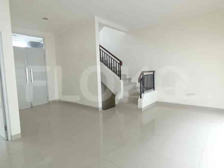 Disewakan Rumah 3 BR, Luas 138 m2 di Grand Wisata, Bekasi - RHAe87 3