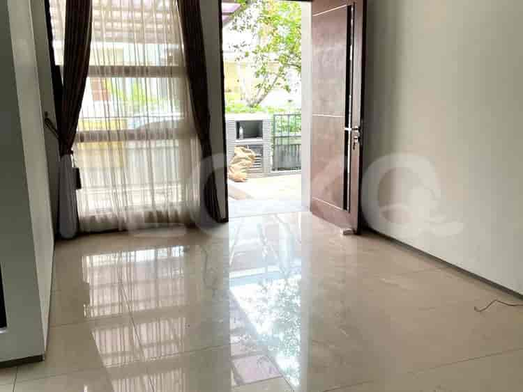 Disewakan Rumah 3 BR, Luas 140 m2 di Villa Mutia Kirana, Bekasi - RHA20b 1