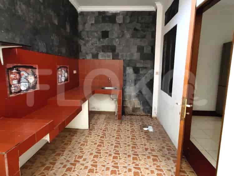 Disewakan Rumah 3 BR, Luas 150 m2 di Kemang Pratama, Bekasi - RHAd07 19
