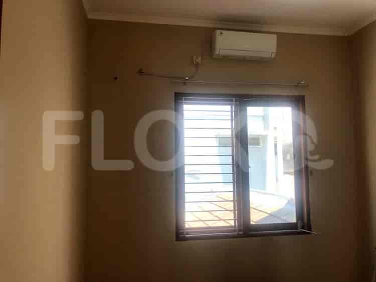Disewakan Rumah 3 BR, Luas 200 m2 di Harapan Indah, Bekasi - RHA395 8