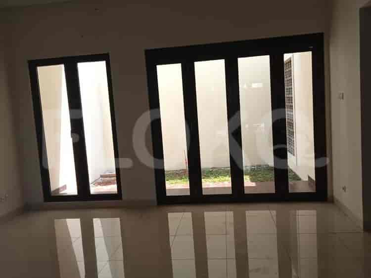 Disewakan Rumah 3 BR, Luas 200 m2 di Cluster Asera Harapan Indah, Bekasi - RHAa22 6