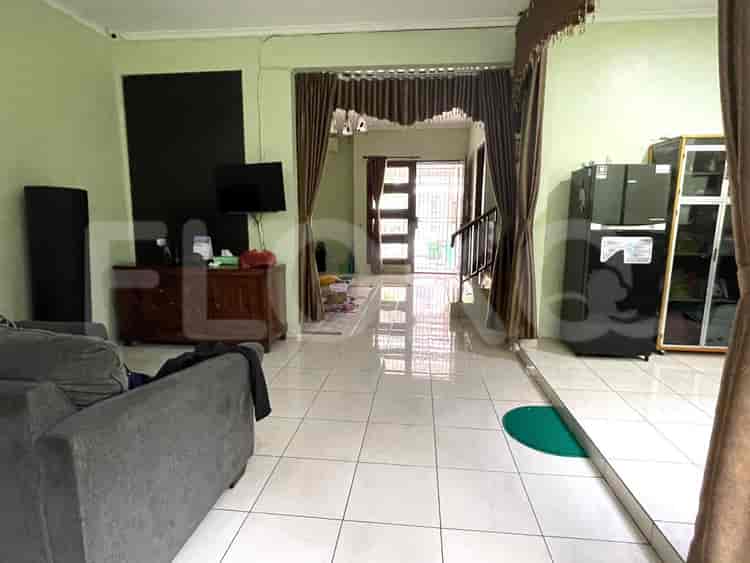 Disewakan Rumah 3 BR, Luas 90 m2 di Harapan Indah, Bekasi - RHAe9c 5