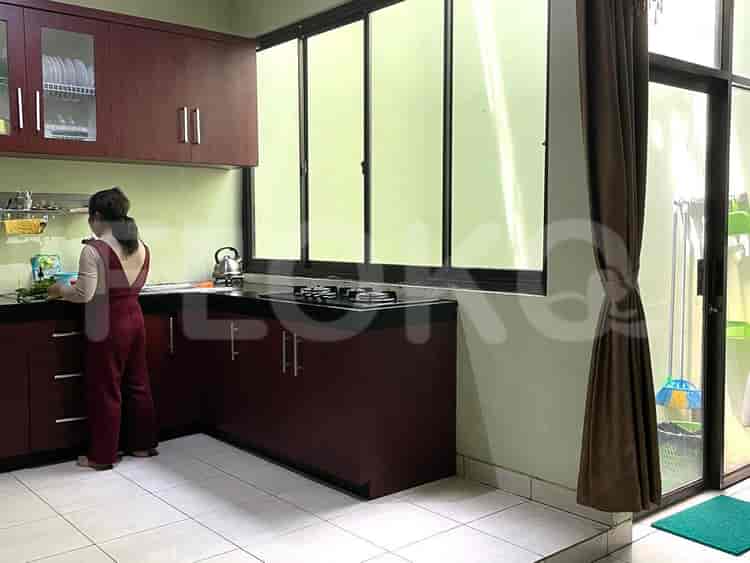 Disewakan Rumah 3 BR, Luas 90 m2 di Harapan Indah, Bekasi - RHAe9c 7