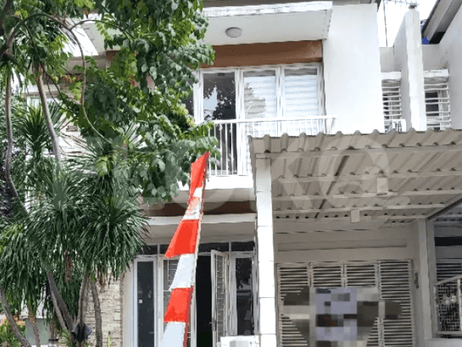Disewakan Rumah 3 BR, Luas 180 m2 di Summarecon Bekasi, Bekasi Timur - RHA14b 1