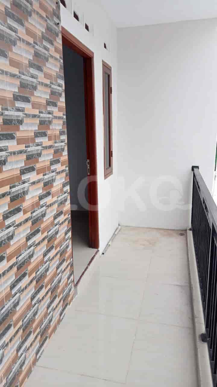 Disewakan Rumah 3 BR, Luas 100 m2 di Harapan Indah, Bekasi Utara - RHA0b1 10