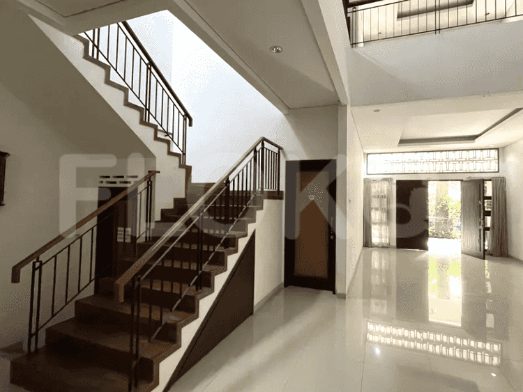 Disewakan Rumah 8 BR, Luas 524 m2 di Jl. Panglima Polim, Blok M - RHA0c6 3