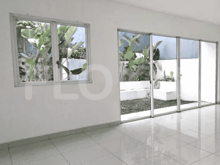 Disewakan Rumah 4 BR, Luas 229 m2 di Cluster Palm Spring, Cakung - RHAd1e 1