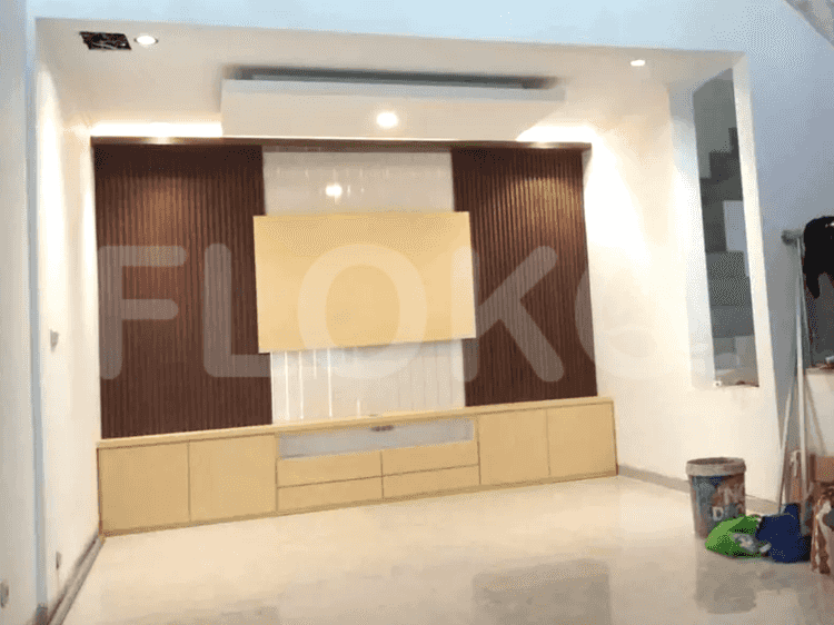 Disewakan Rumah 4 BR, Luas 300 m2 di Taman Modern Cakung, Cakung - RHA9c6 2