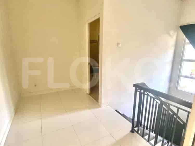Disewakan Rumah 3 BR, Luas 135 m2 di Raffles hills, Cibubur - RHA449 7