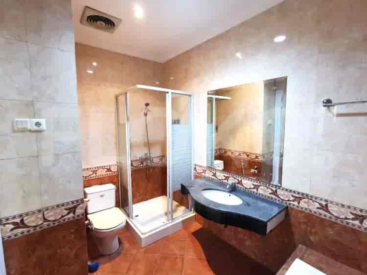 Disewakan Rumah 3 BR, Luas 200 m2 di Raffles Hills, Cibubur - RHA178 7