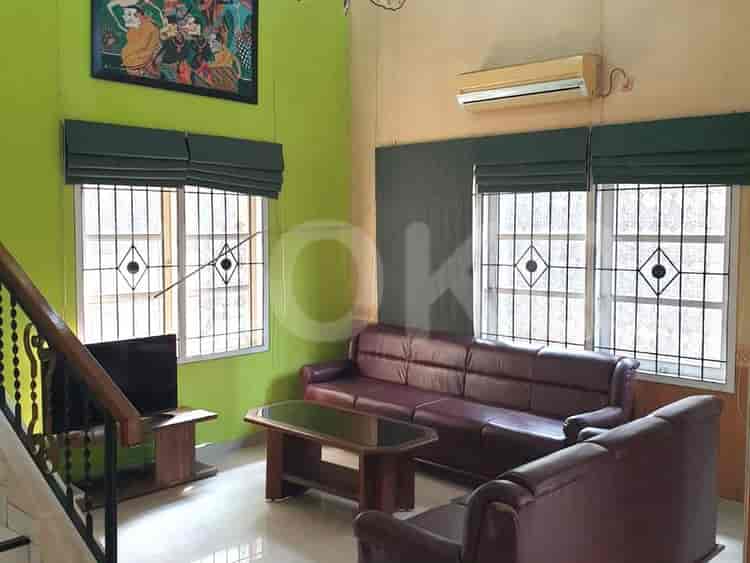 Disewakan Rumah 3 BR, Luas 240 m2 di Kota wisata, Cibubur - RHAd94 3